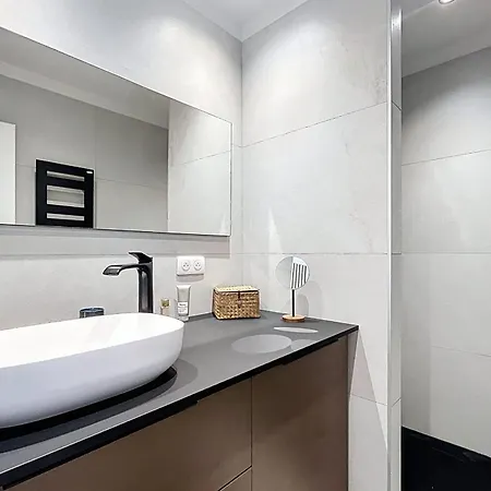 Dom wakacyjny Contemporary With Pool In Trinite