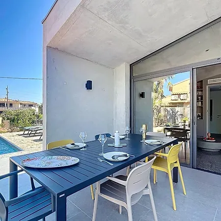 Contemporary With Pool In Trinité *