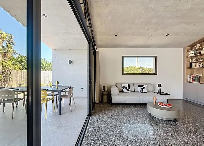 Contemporary With Pool In Trinite Porto-Vecchio (Corsica)